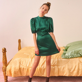 refor法式 半高领泡泡袖 缎面绿黑色连衣裙名媛高端礼服裙平时可穿