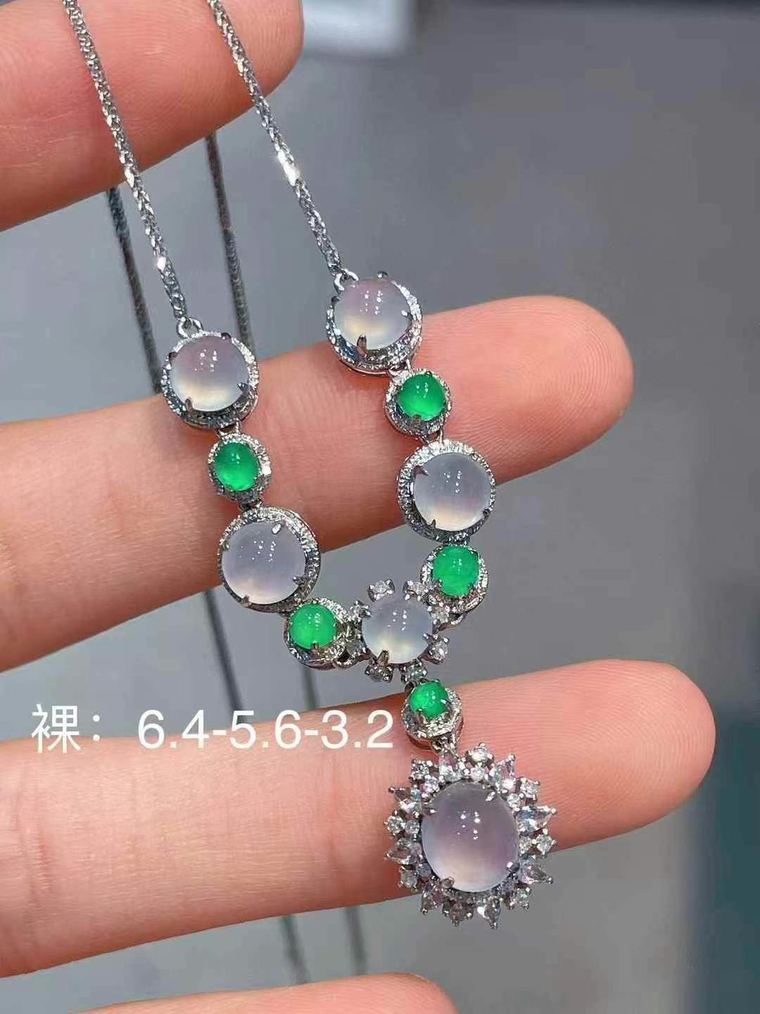 天然缅甸翡翠项链吊坠，高冰蛋面套链完美 18k镶嵌  强烈推荐
