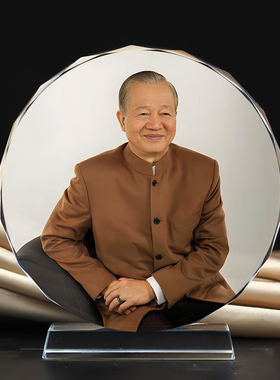 国学大师名人曾仕强画像水晶摆台
