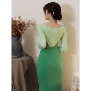 连衣裙修身 拼接显瘦小众高级感 浪漫温柔显白绿色长袖 2026早春新款
