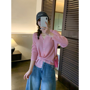 爱情魔鬼鱼 纯色长袖V领坑条针织开衫女2026春季新款时尚通勤上衣