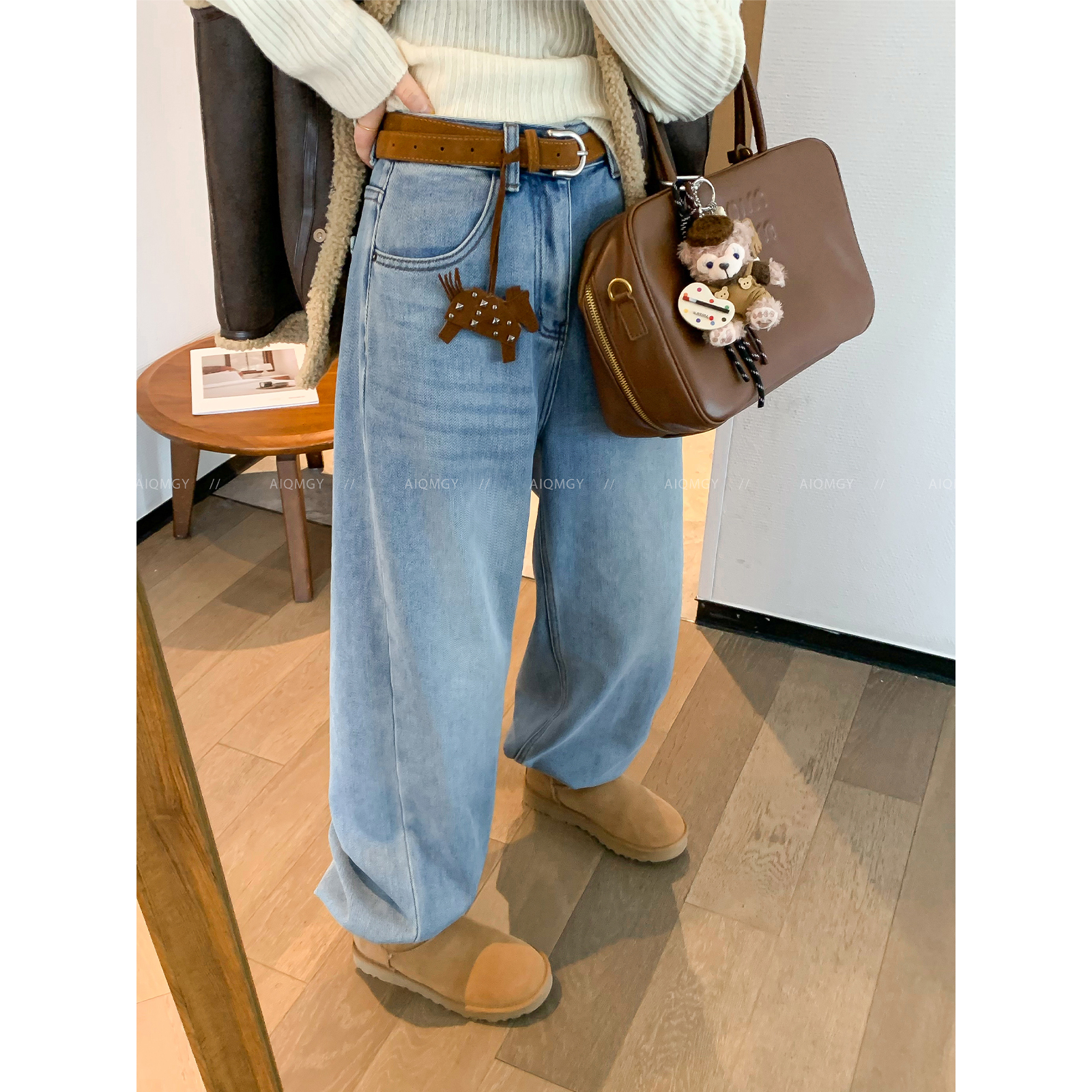 爱情魔鬼鱼配挂饰高腰牛仔裤女