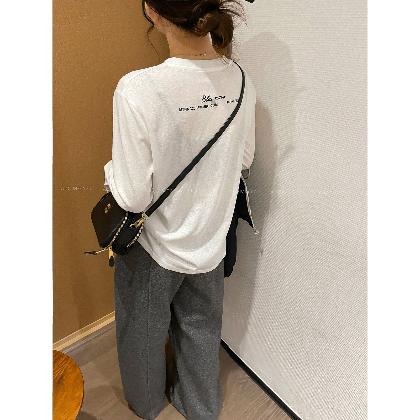 爱情魔鬼鱼 白色圆领长袖后背字母T恤女2025秋冬新款宽松百搭上衣