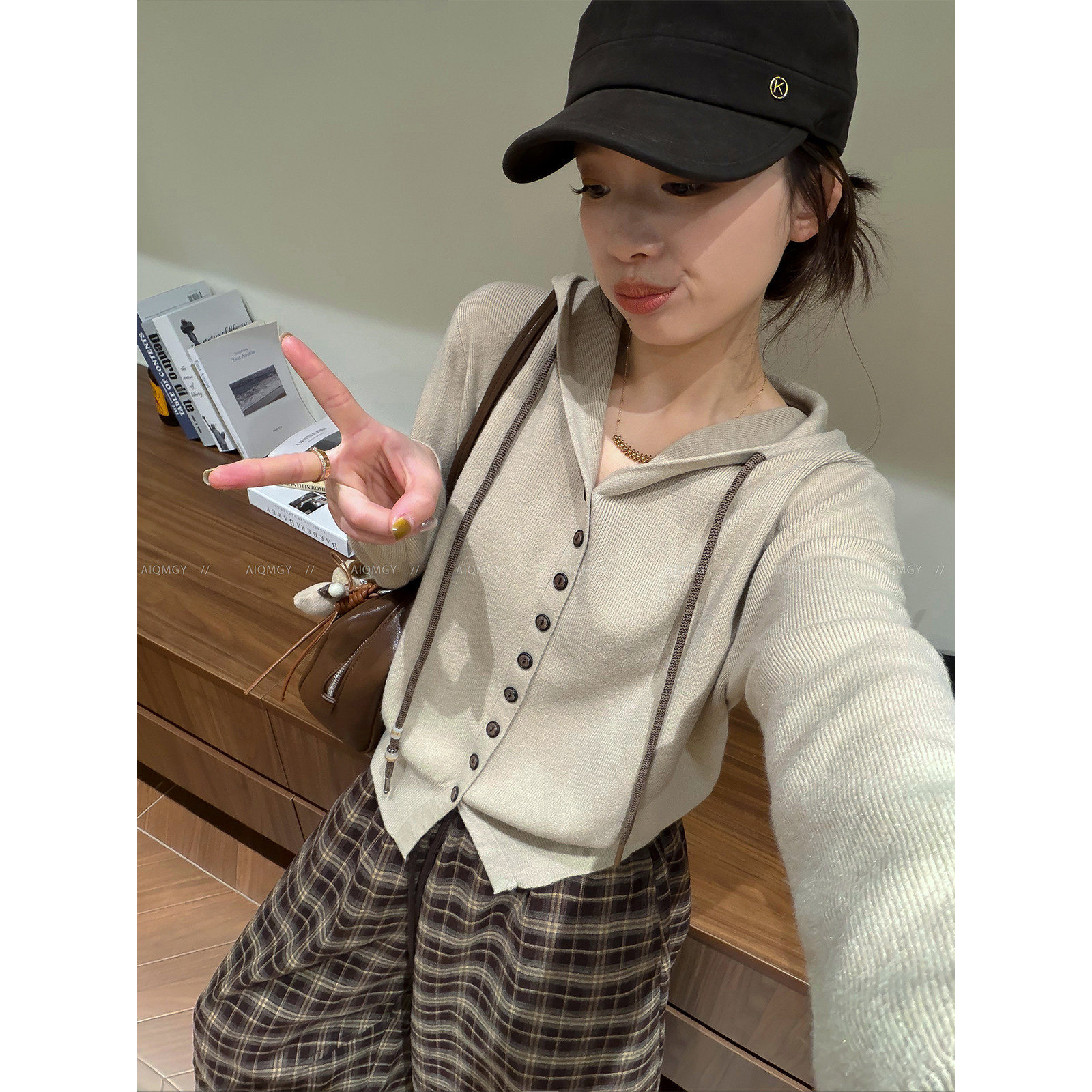 爱情魔鬼鱼 纯色云感绒连帽针织开衫女2026秋冬新款宽松百搭上衣