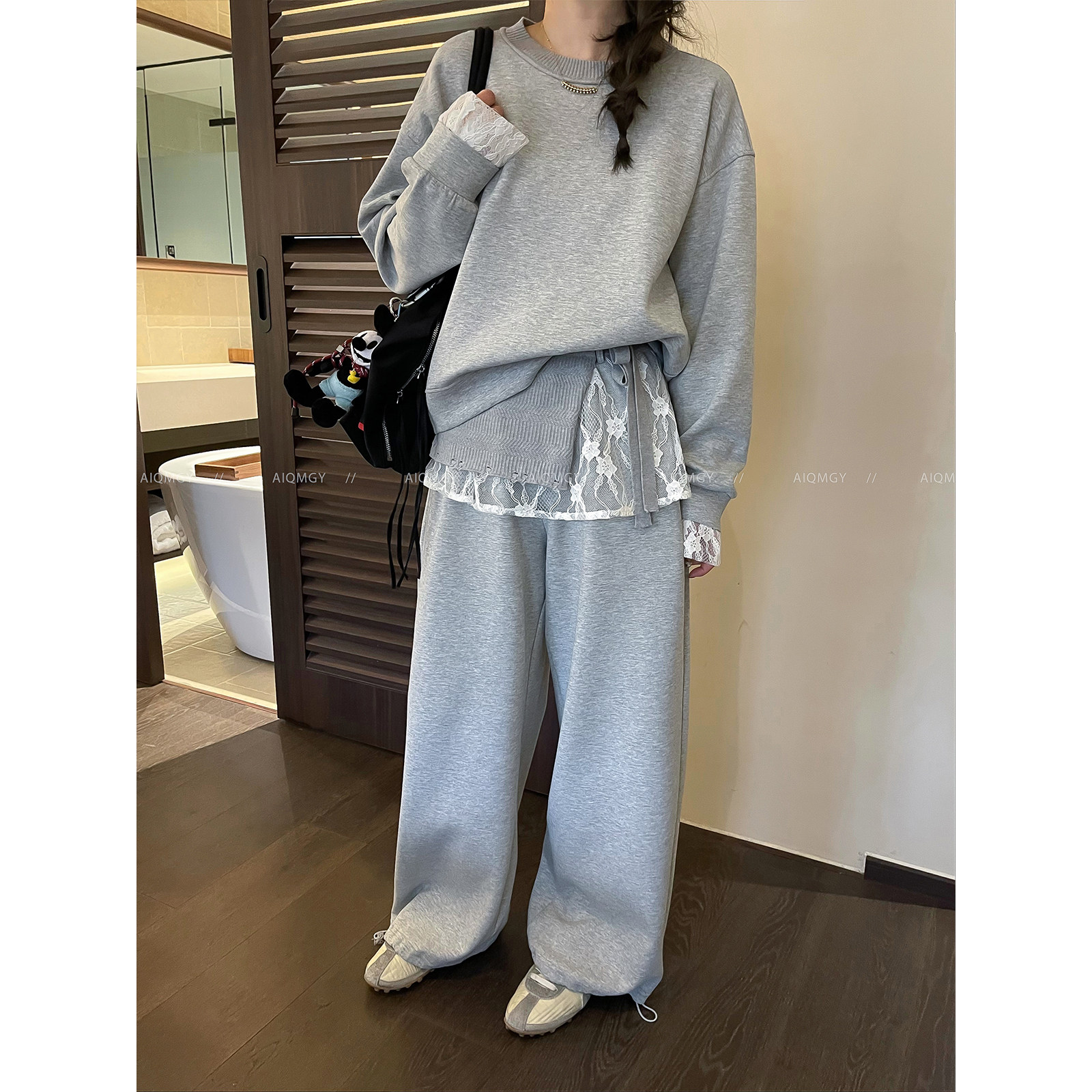 爱情魔鬼鱼 时尚蕾丝拼接套装女2026春季圆领卫衣宽松卫裤两件套