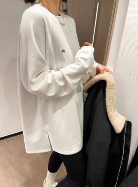 爱情魔鬼鱼 白色圆领慵懒风刺绣T恤女2025年秋冬新款开叉打底上衣