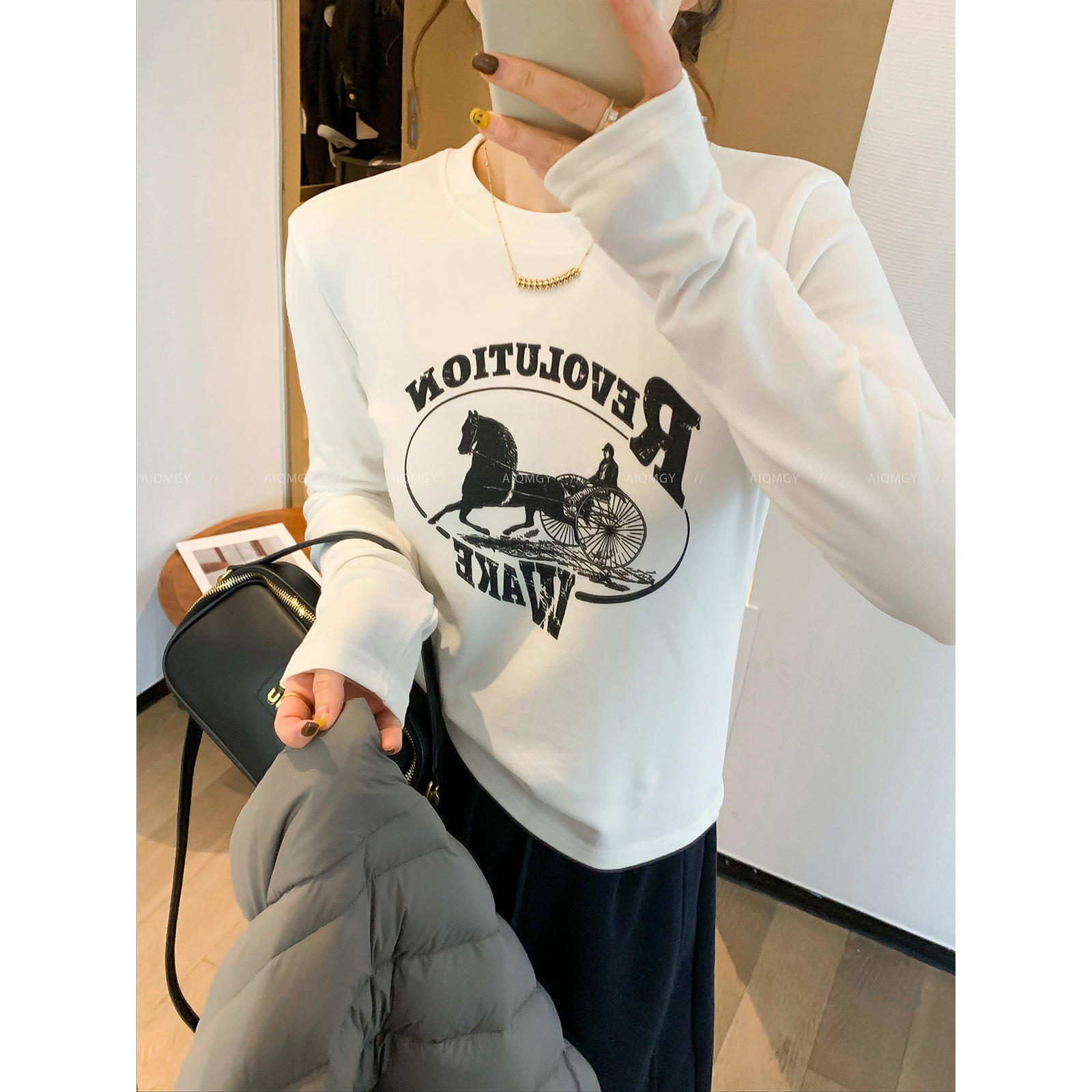 爱情魔鬼鱼 白色圆领长袖字母印花T恤女2025年秋冬新款打底衫上衣