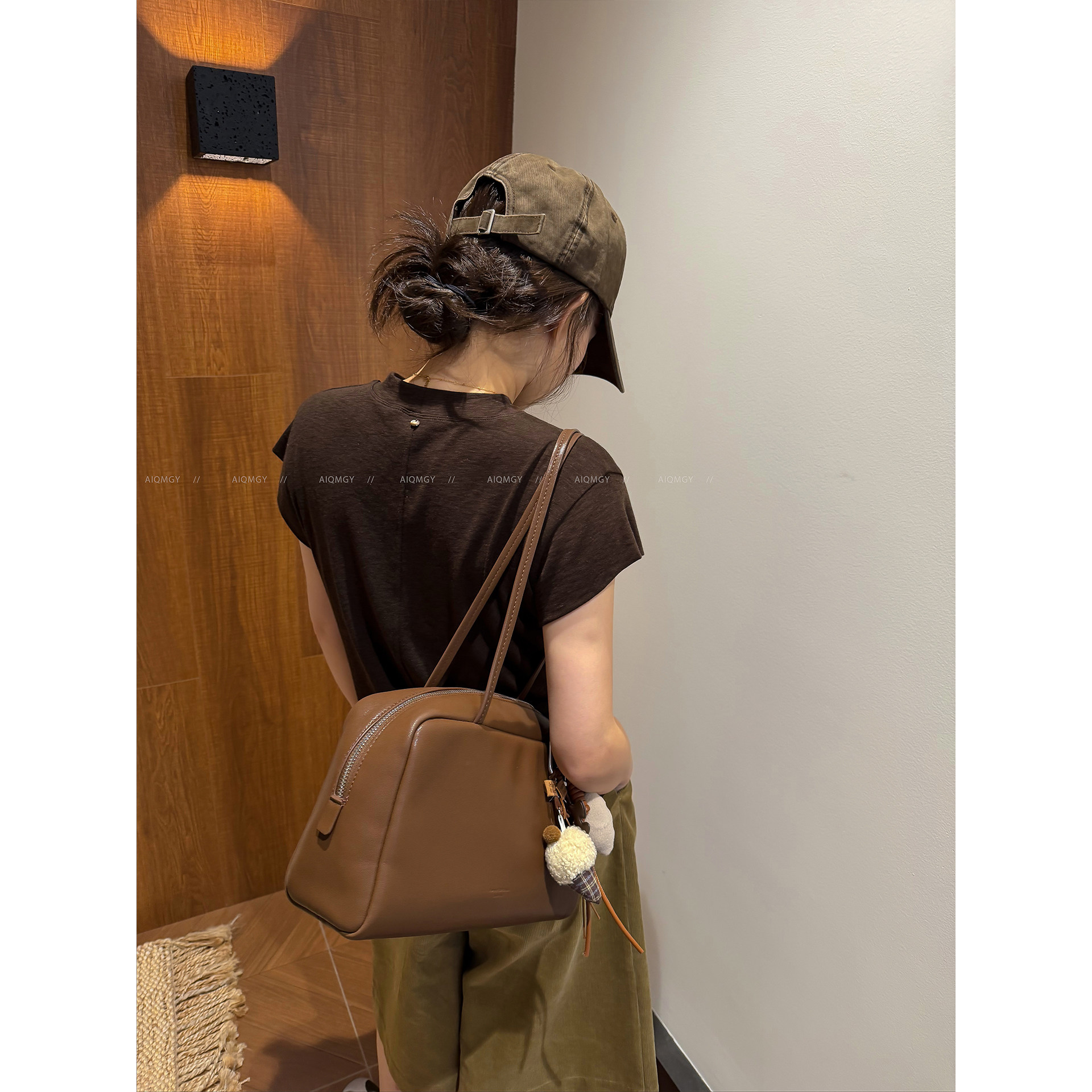 爱情魔鬼鱼 纯色简约圆领短袖休闲T恤女2026秋季新款显瘦百搭上衣