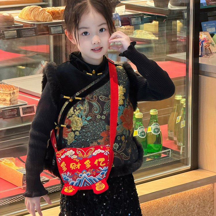 红色儿童包包可爱男童宝宝斜挎包拜年红包女孩压岁钱包福袋零钱包