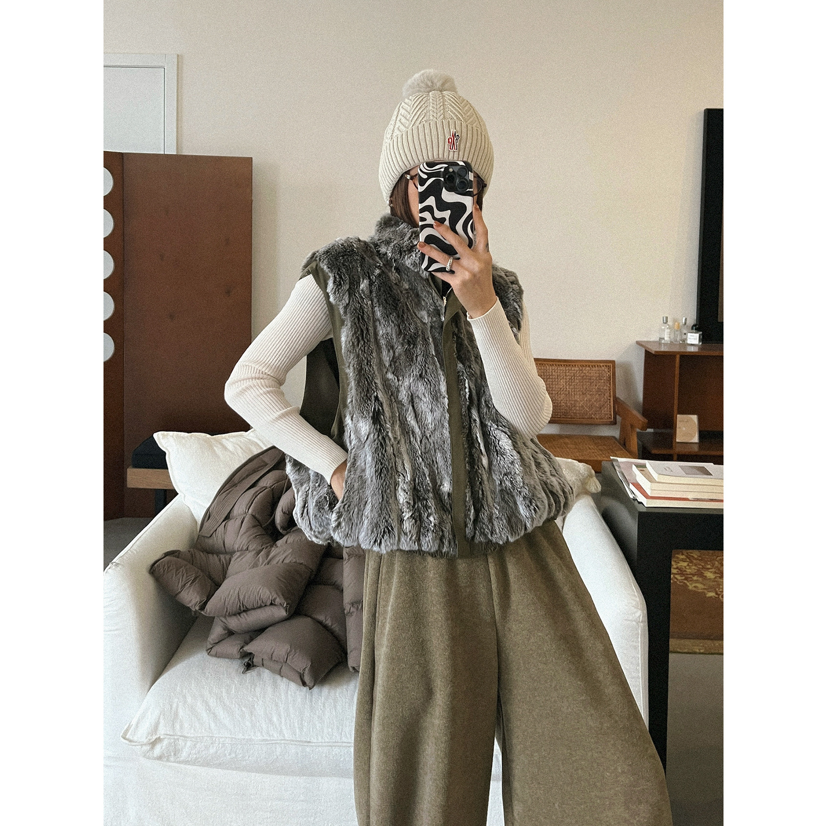 爆款两面穿獭兔毛 秋冬女式舒适内搭叠穿皮草无袖上衣磁吸扣半