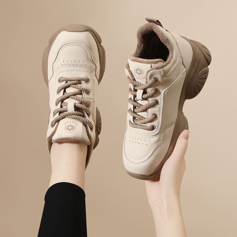 真皮休闲鞋女款2025新款