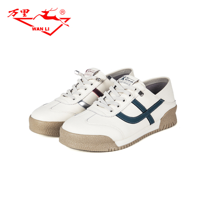 万里新款休闲单鞋百搭圆头简约小白鞋舒适平底女鞋BET2231