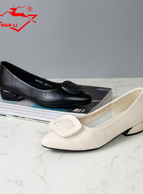 万里新款粗跟女鞋真皮舒适低跟单鞋时尚尖头方扣通勤鞋KHT2527