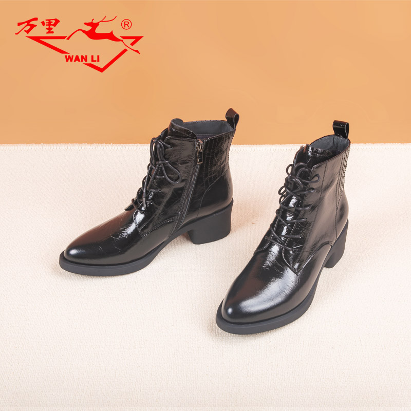 万里新款真皮马丁靴时尚冬季短靴侧拉链女棉鞋HMT657