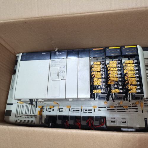 议价PLC CQM1H-CPU21一套 带PA203电源模