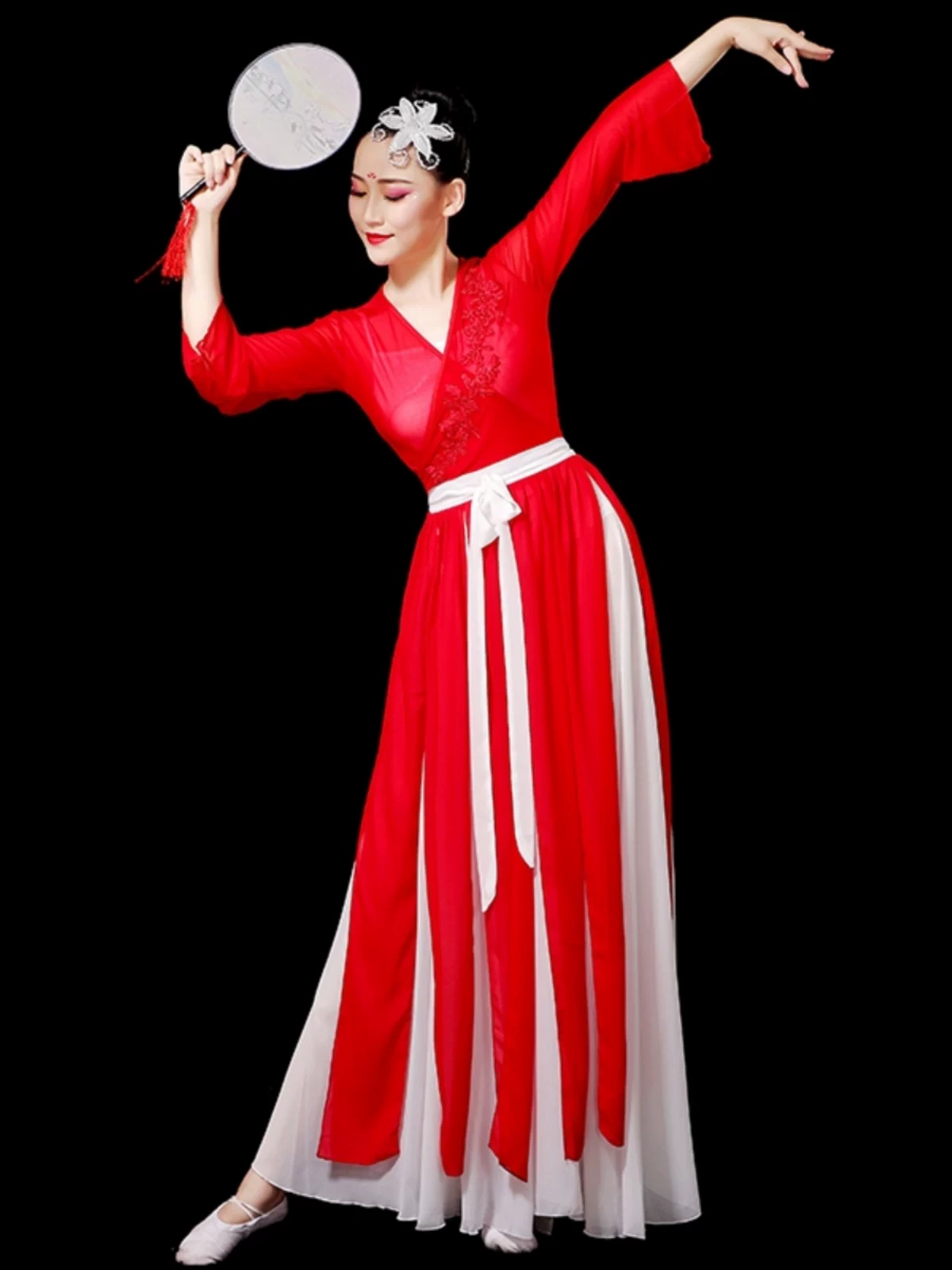 古典舞演出服中国风刺绣舞蹈服大摆裙练功服灯火里的中国表演服