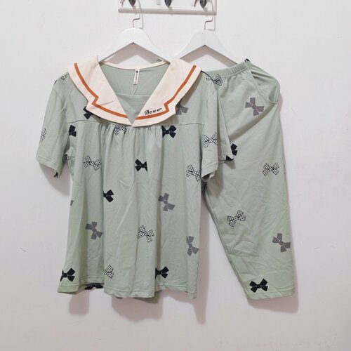 女大方短袖七分裤睡衣套装家居服