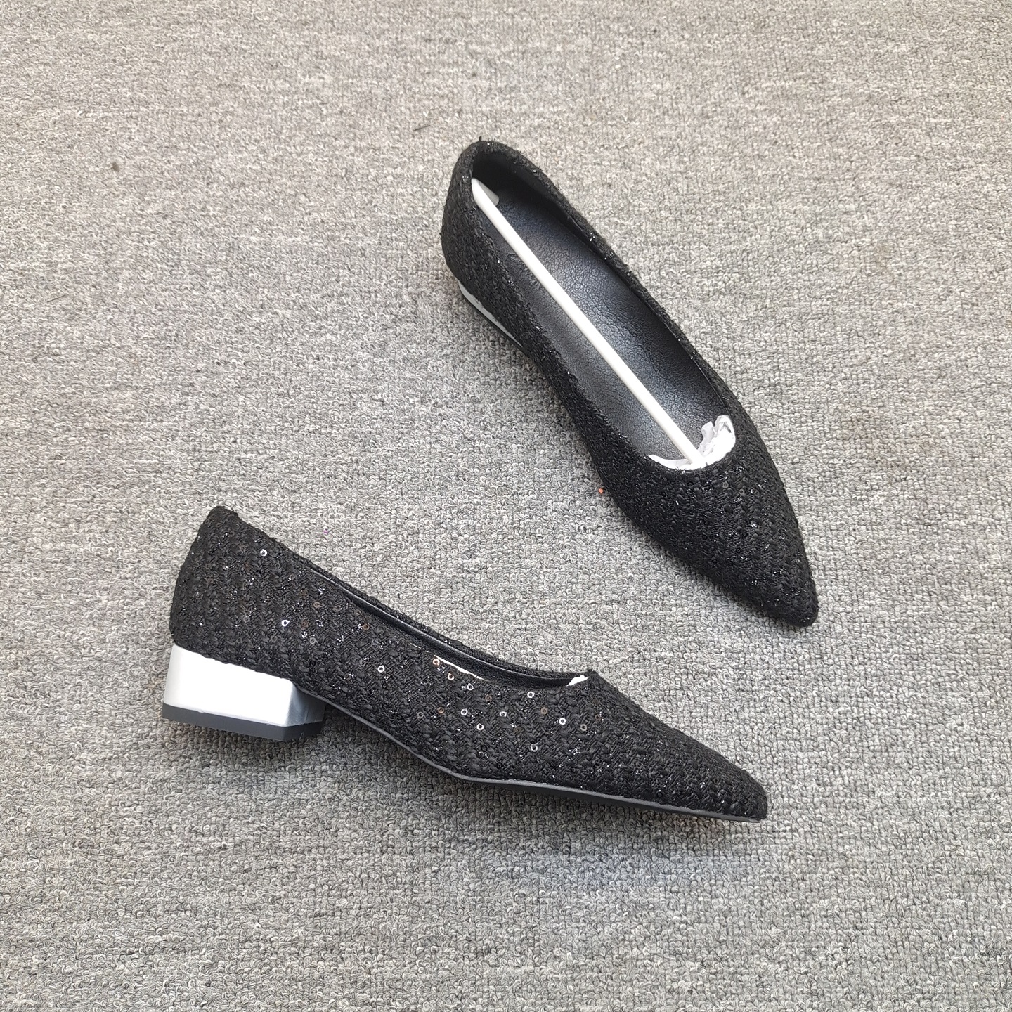 3厘米粗跟尖头小香风单鞋