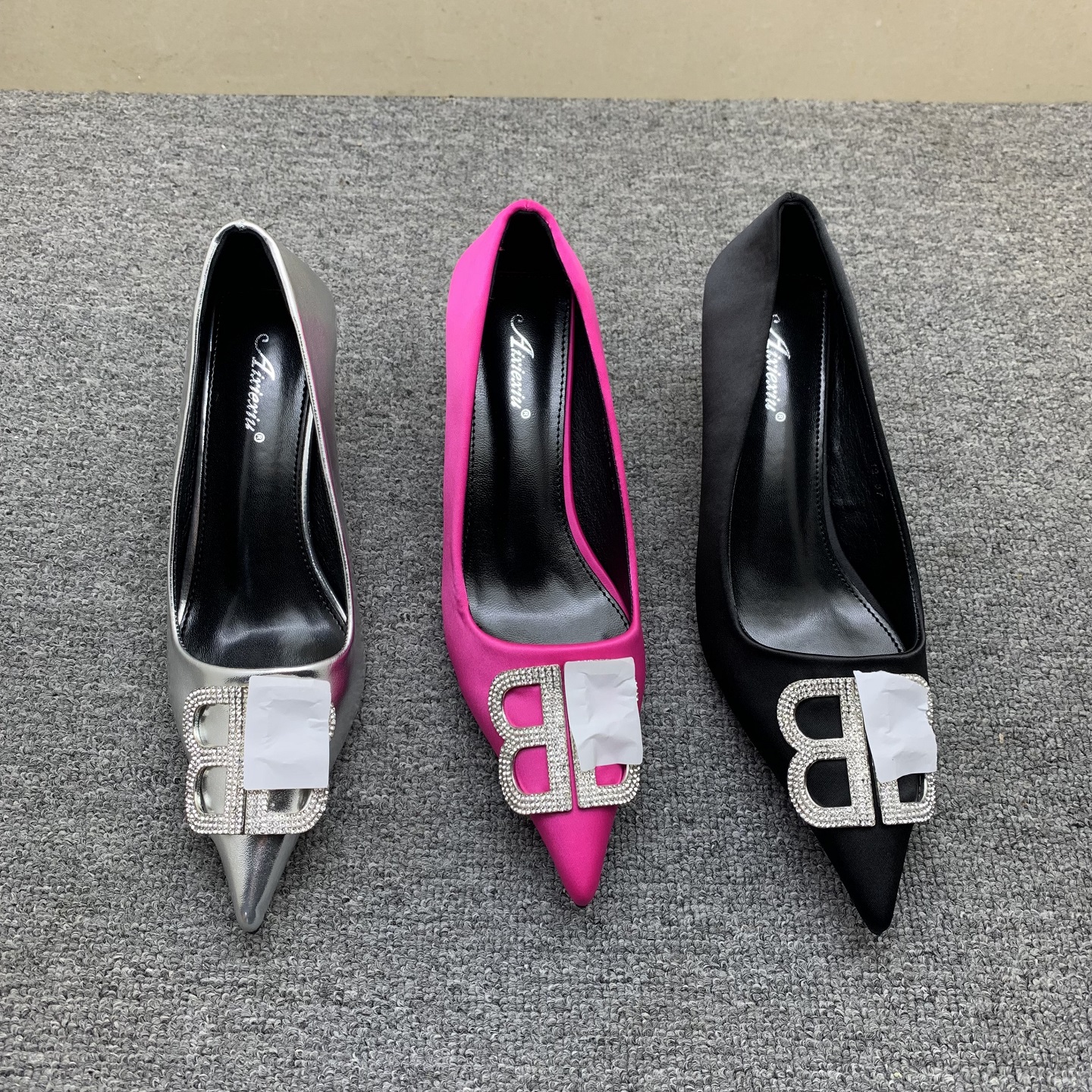 断码特价水钻B扣细跟高跟鞋