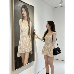 2026早春新款纯色蕾丝方领长袖连衣裙子女秋冬季性感辣妹收腰短裙