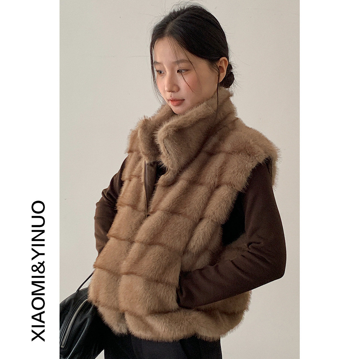 【欧凡】美拉德咖皮毛一体立领拉链马甲女叠穿无袖背心外套11042