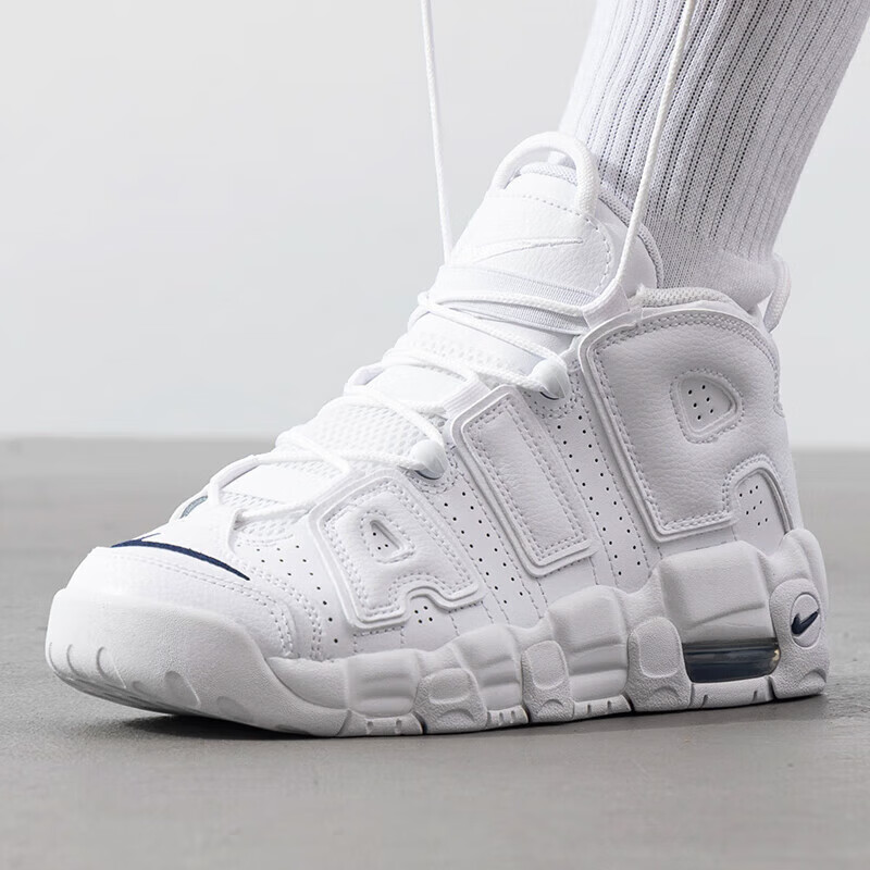 耐克女鞋AIRMORE运动鞋