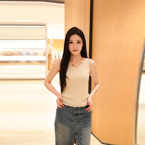 GTS天山V领针织显瘦吊带背心女