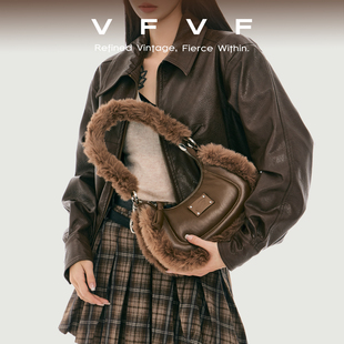 VFVF毛毛腋下饺子包月牙包毛绒毛茸茸单肩斜挎手提女包包2025新款