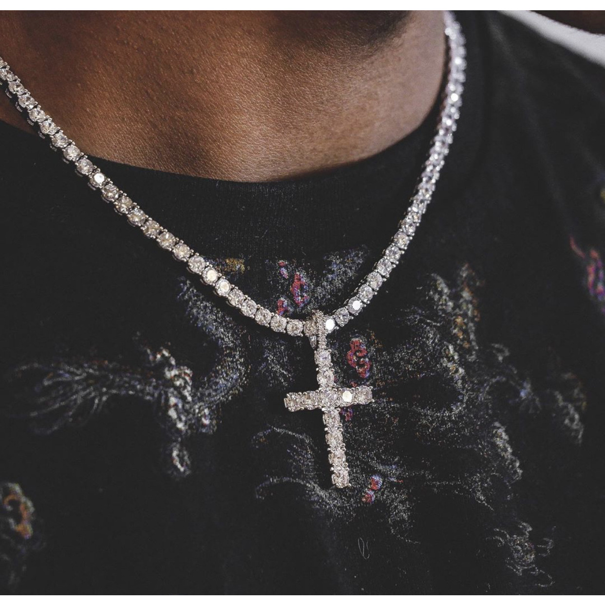 Personalized cross short collarbone necklace for women短项链