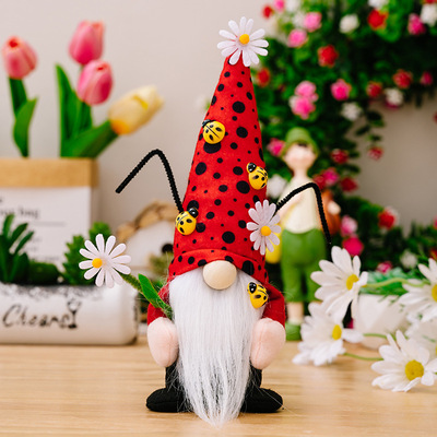 Faceless Elderly Lady Ladybug Sitting Doll Ornament圣诞装饰