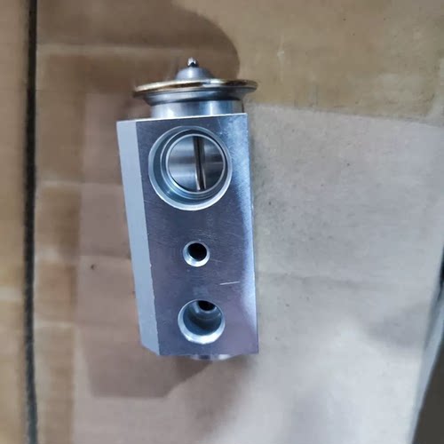 新能源电动汽车配件江铃E200空调蒸发器E200S膨胀阀原厂