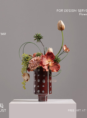 高级感红色陶瓷花瓶插花