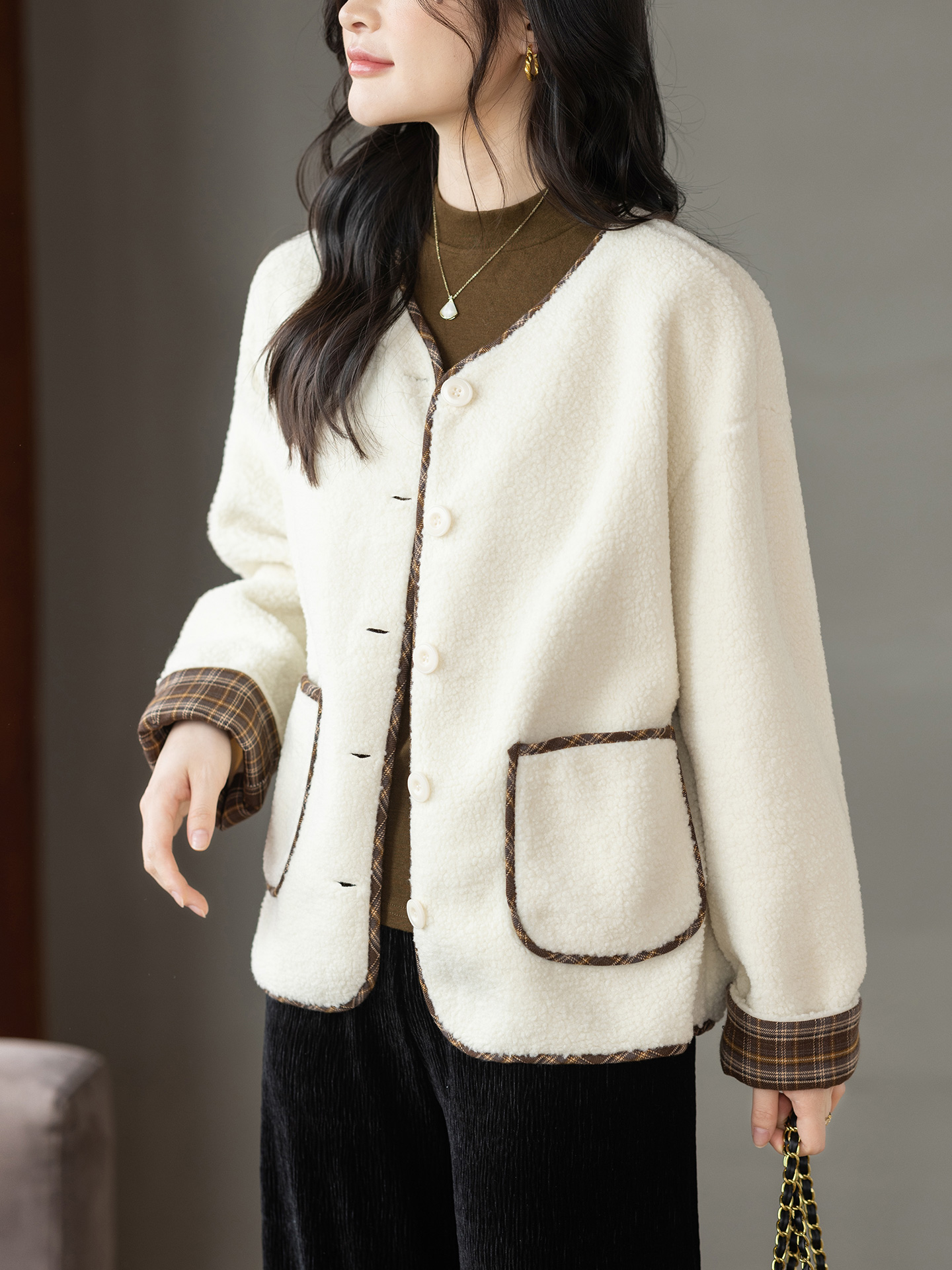 ROUMIKL高级感时尚彷羊羔毛绒短外套女士秋冬加厚保暖摇粒绒洋气