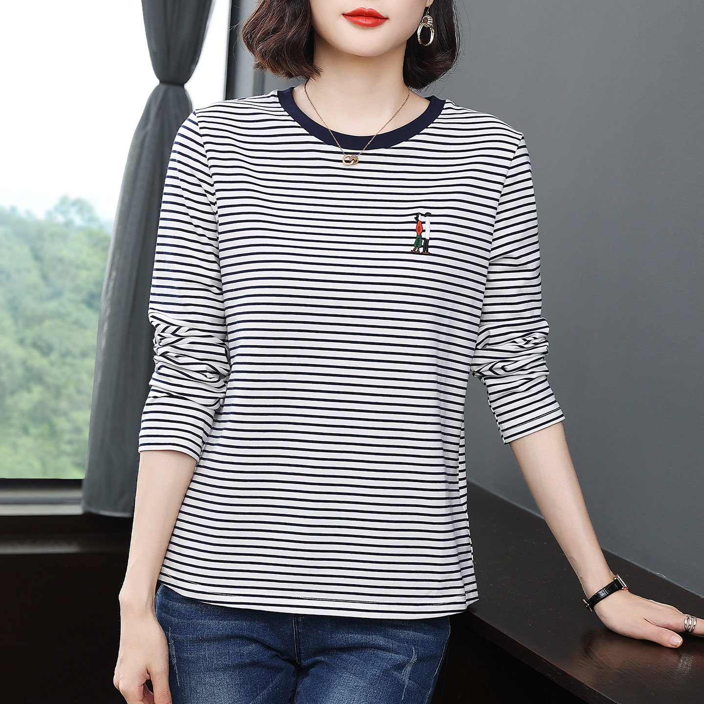 新品时尚好看休闲条纹长袖纯棉T恤女秋装百搭显瘦打底衫减龄洋气