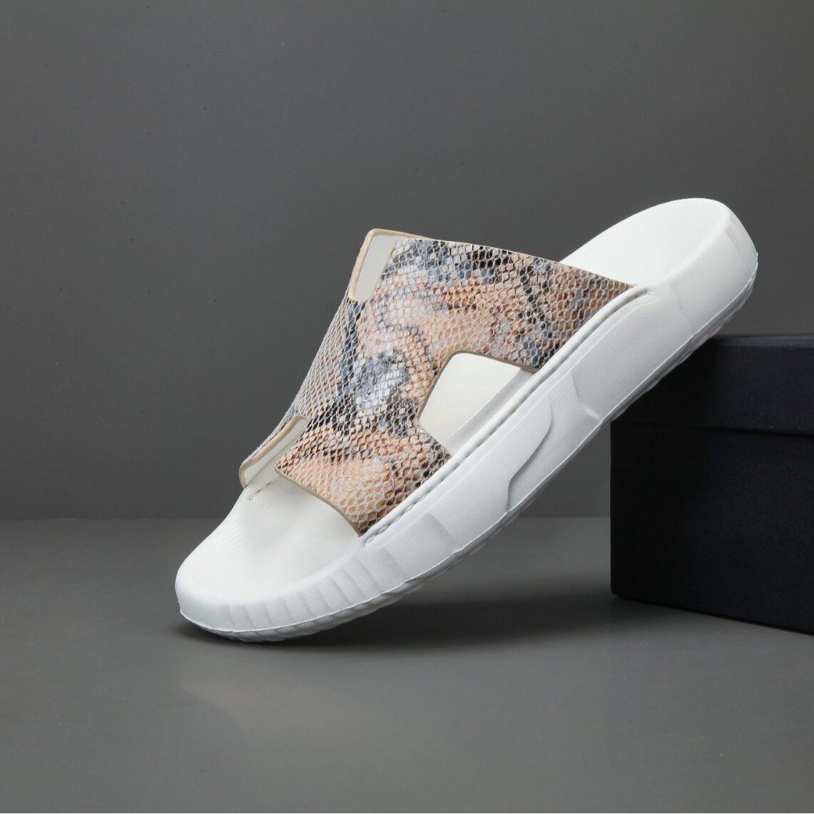 2025新款夏季幻彩头层牛皮糖果色男士软底一字拖时尚沙滩厚底男鞋