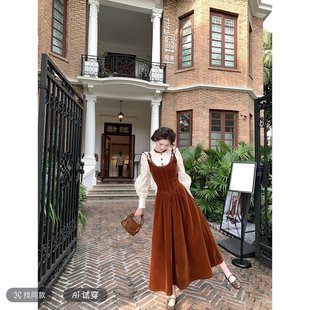 一生罗曼柏林少女秋季高级感蕾丝拼接法式长袖修身连衣裙L149