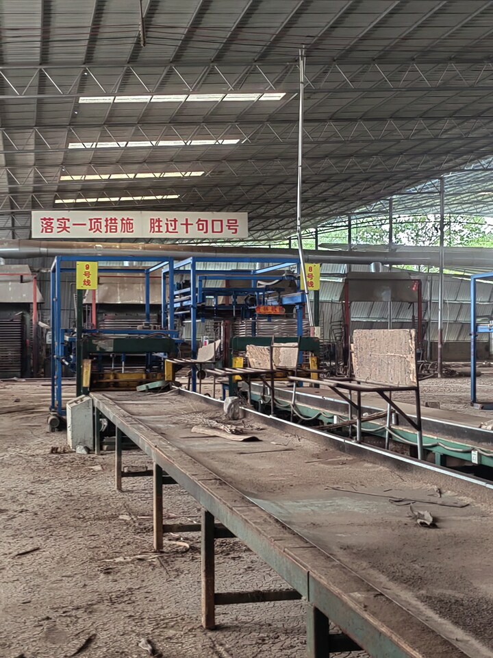 4月1日桂林存放于桂林市象山区万福贮木加工区D1区3号厂房内的14条排版线网络拍卖公告