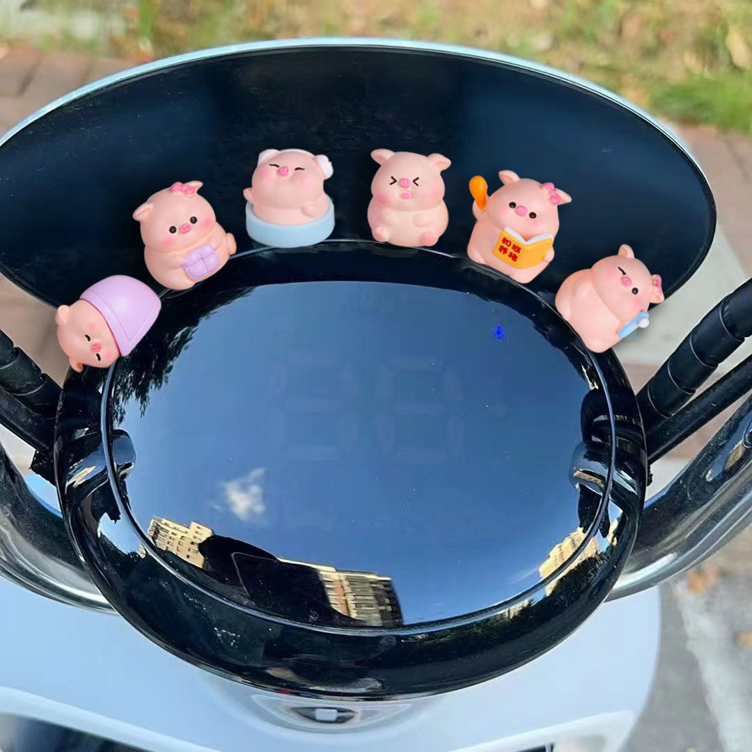 可爱解压小猪车载小摆件治愈系公仔玩偶摩托车电动车装饰小配件女