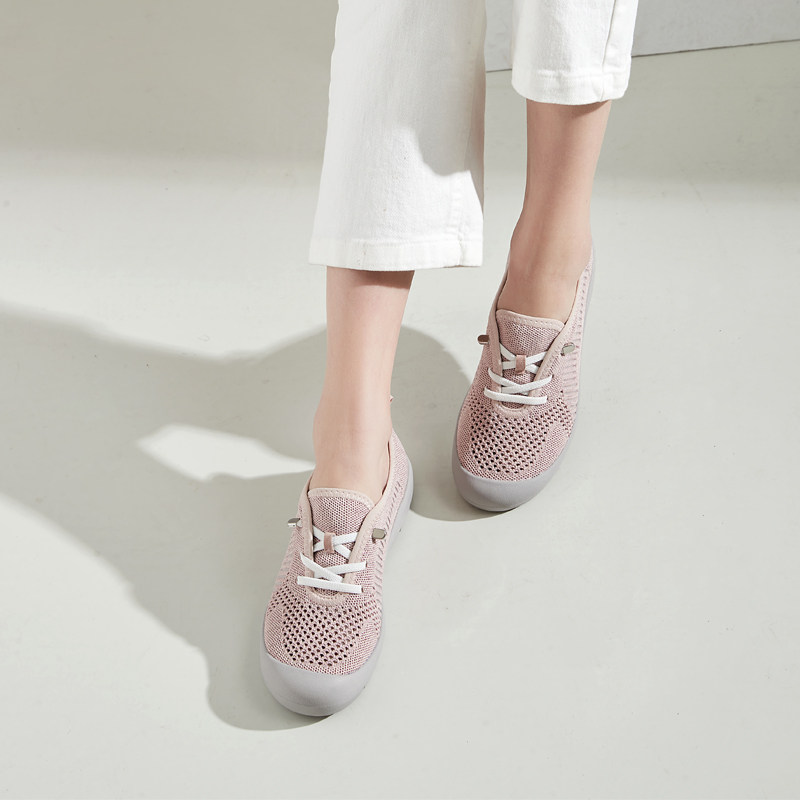 旅游鞋轻便防滑网面透气