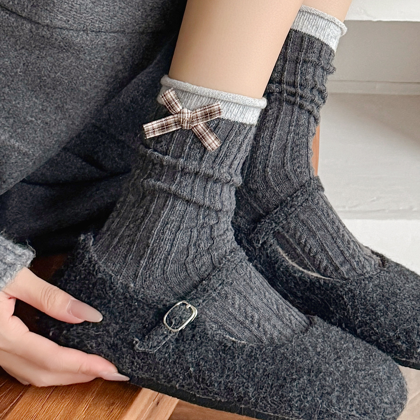 秋冬麻花纹袜子女加厚保暖含羊毛中筒袜蝴蝶结日系学院风卷边长袜,女士内衣/男士内衣/家居服,中筒袜,淘宝优惠券,粉丝福利购,淘宝优惠卷