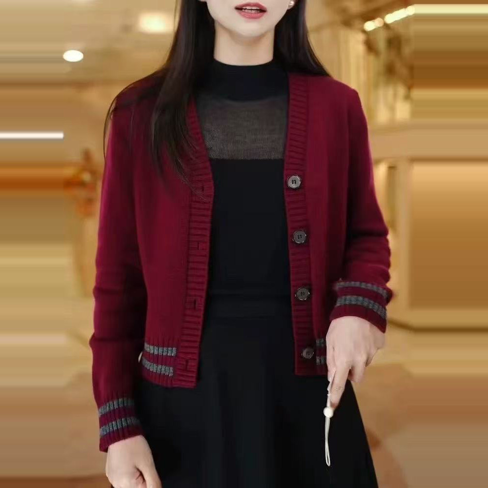 新款女士毛衣披肩外搭短款外套洋气减龄针织开衫薄款