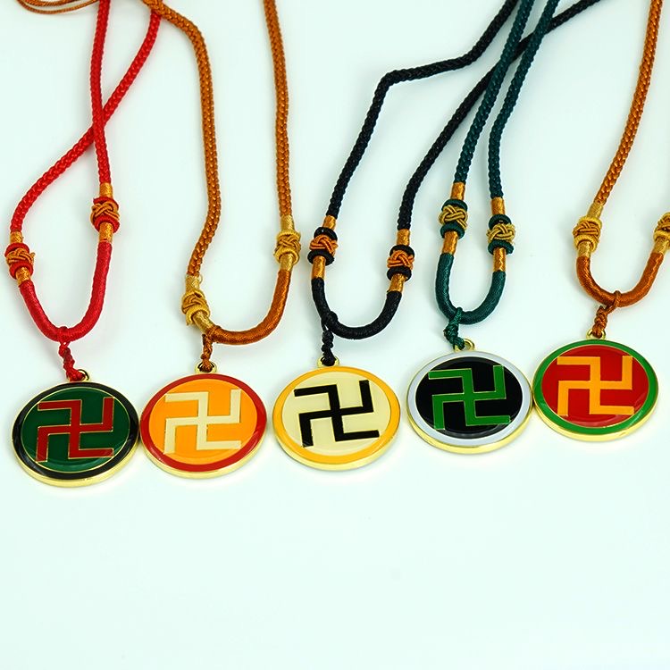 3CM潘氏双面万字三元太极吊坠镀金双面滴胶黄万中红太极项链