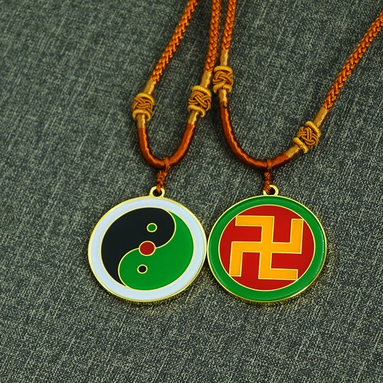 3.6CM潘氏双面万字三元太极吊坠镀金双面滴胶黄万中红太极项链
