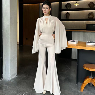 女高腰显瘦套装 上衣喇叭裤 时髦穿搭两件套 雪纺修身 飘逸感大喇叭袖