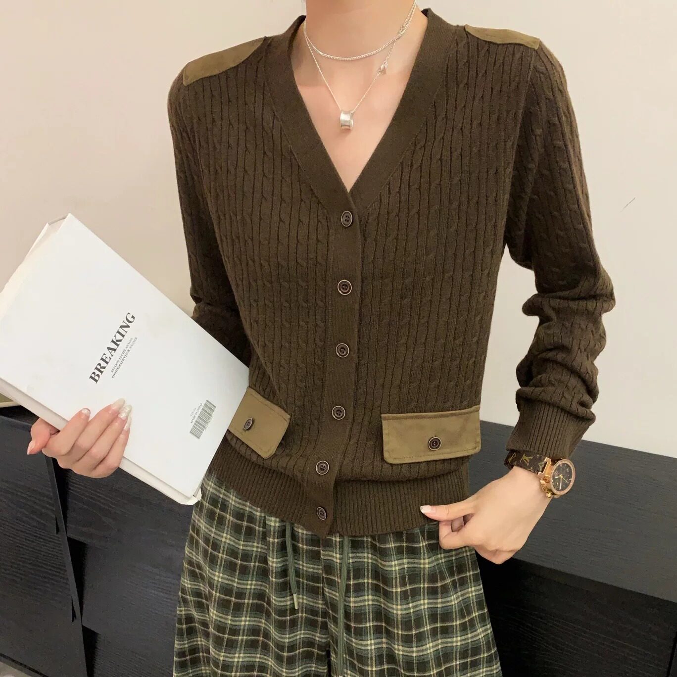 BADX正品韩系V领麻花假口袋长袖针织开衫女秋季显瘦百搭休闲上衣