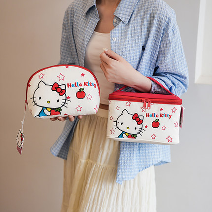 正版三丽鸥立体时尚HelloKitty刺绣化妆包大容量高颜值旅行收纳包