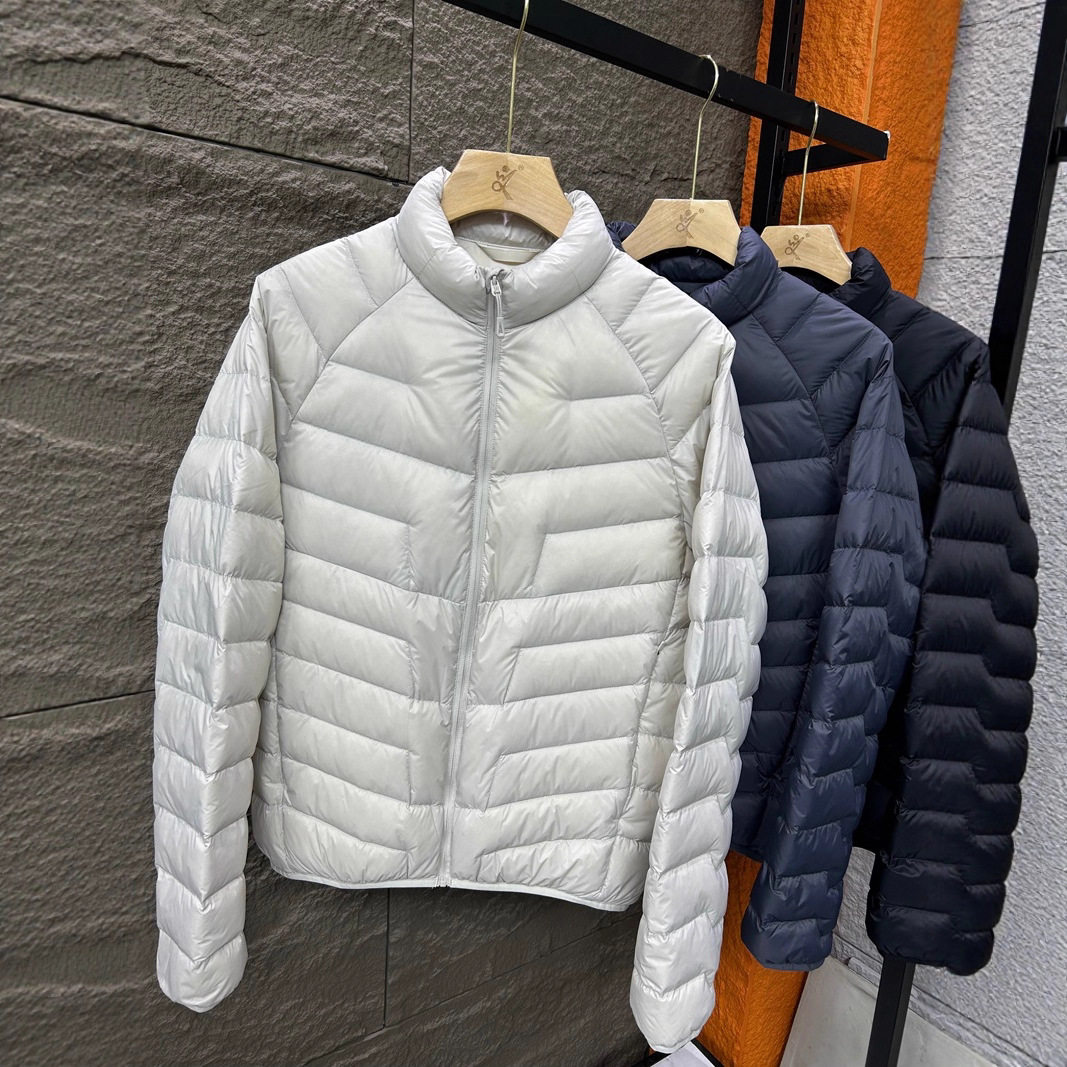 高端户外品牌轻薄90绒休闲户外羽绒服男女款立领秋冬保暖运动外套