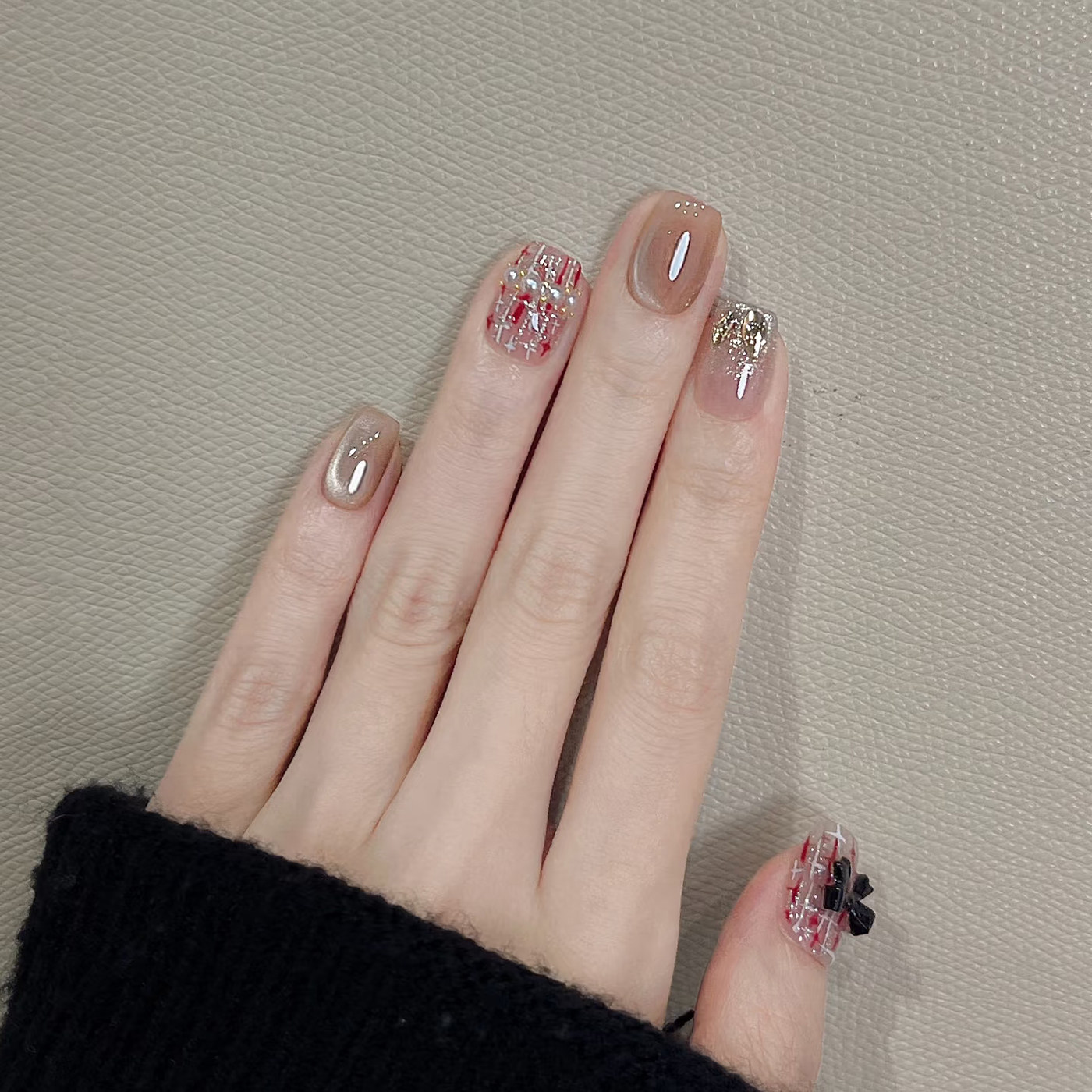 【千金菱格】小香风轻奢秋冬美甲纯手工穿戴甲猫眼显白短款假指甲,彩妆/香水/美妆工具,穿戴甲/甲片,淘宝优惠券,粉丝福利购,淘宝优惠卷