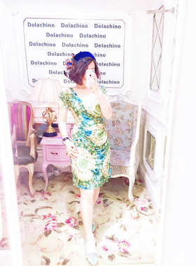 2024植物治愈系V领佩斯里印花图案长裙