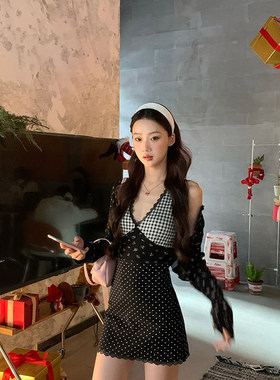 红人馆黑色连衣裙女秋季2025年新款超火针织包臀法式漂亮独特裙子